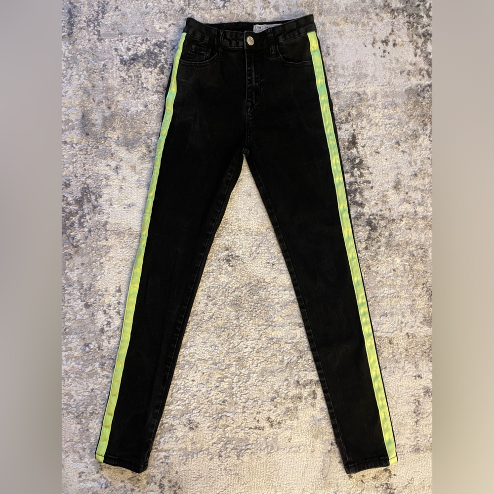 Size 1 but can be a 0 too // High Rise